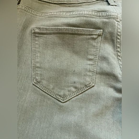 Universal Threads Green Denim Skinny Jeans - Picture 3 of 4